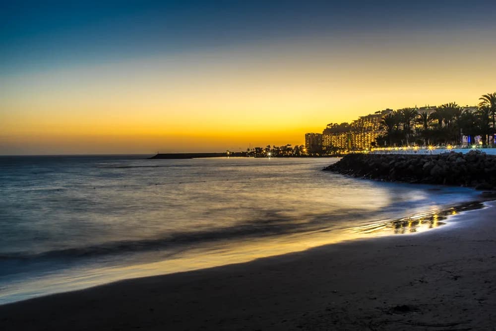 Anfi del Mar Beach, Gran Canaria: Sand and Access Guide