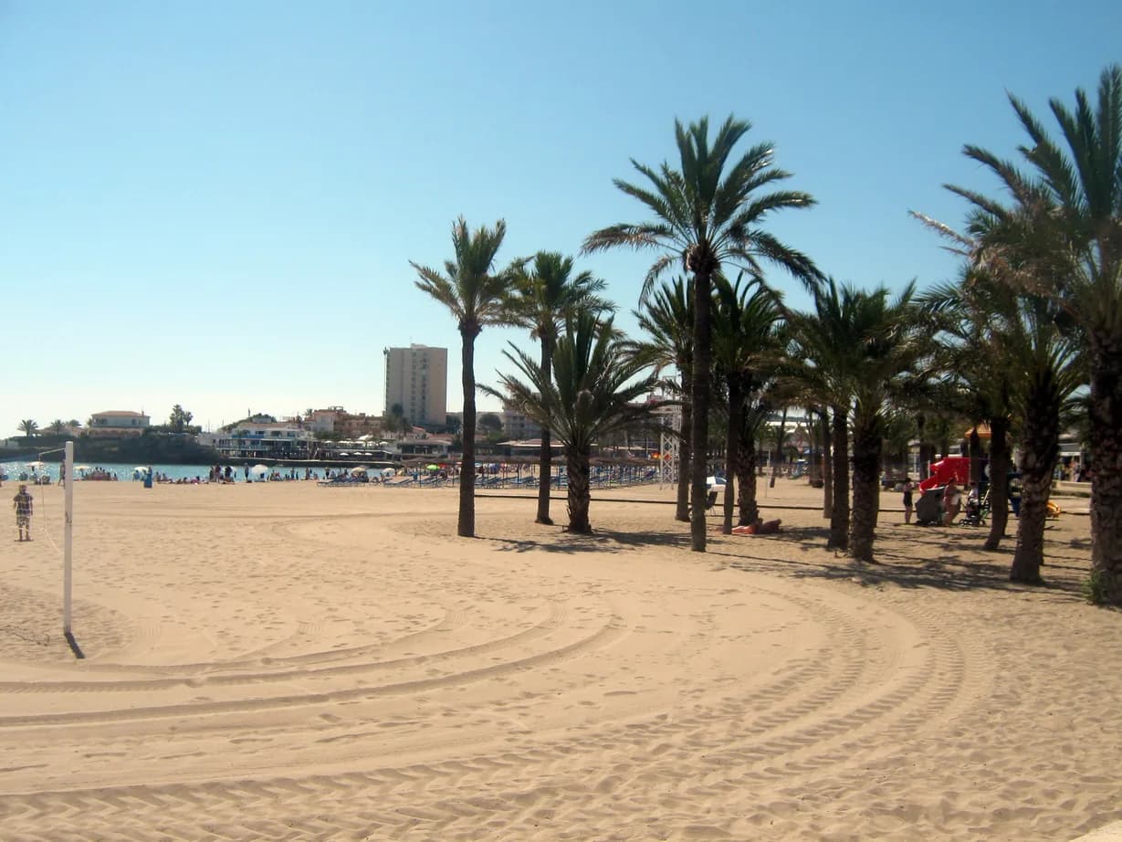 Arenal Beach, Javea: Sand, Swimming and Getting There