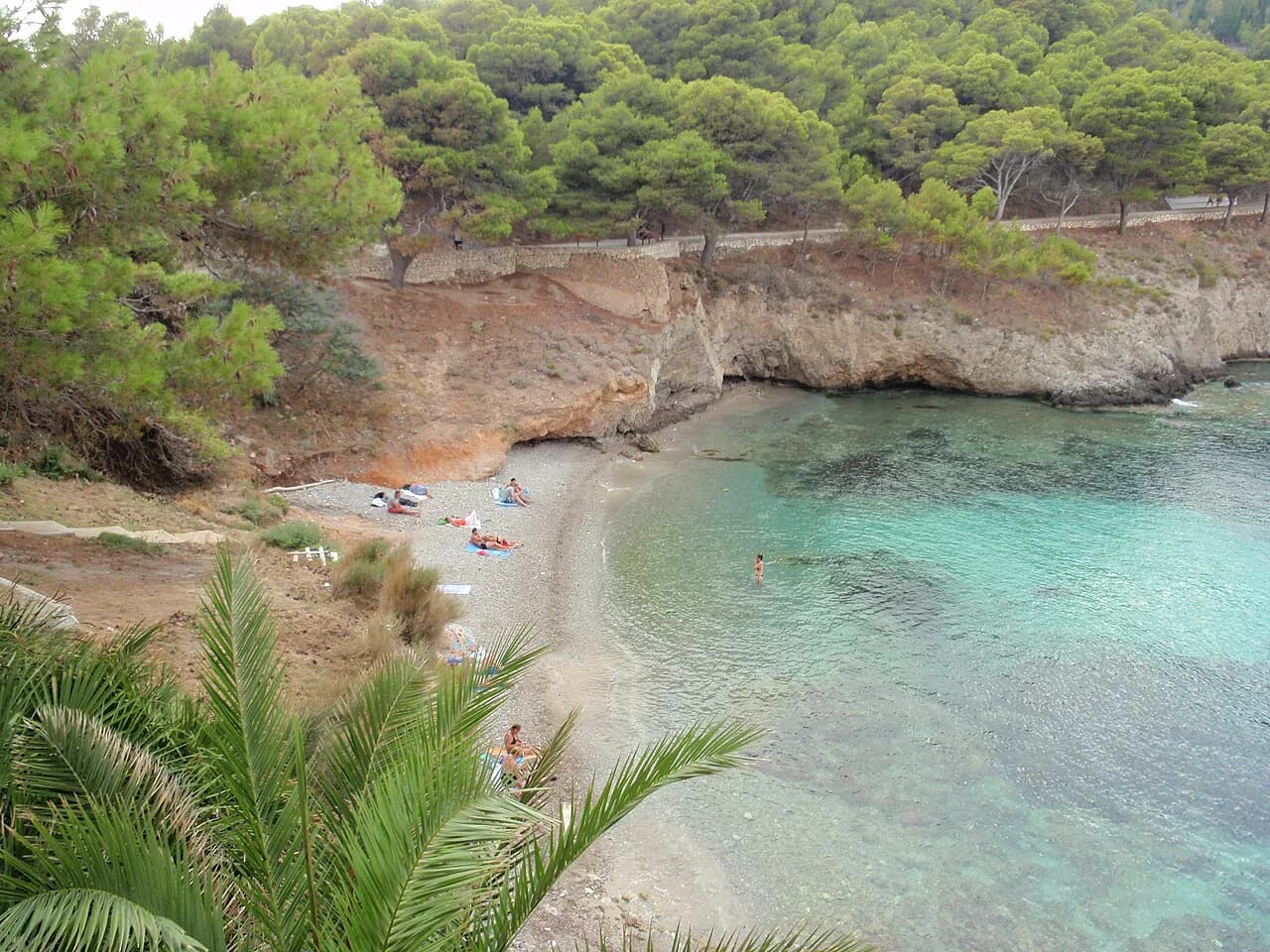 Assos Beach, Kefalonia: Swim or Skip? A Quick Guide
