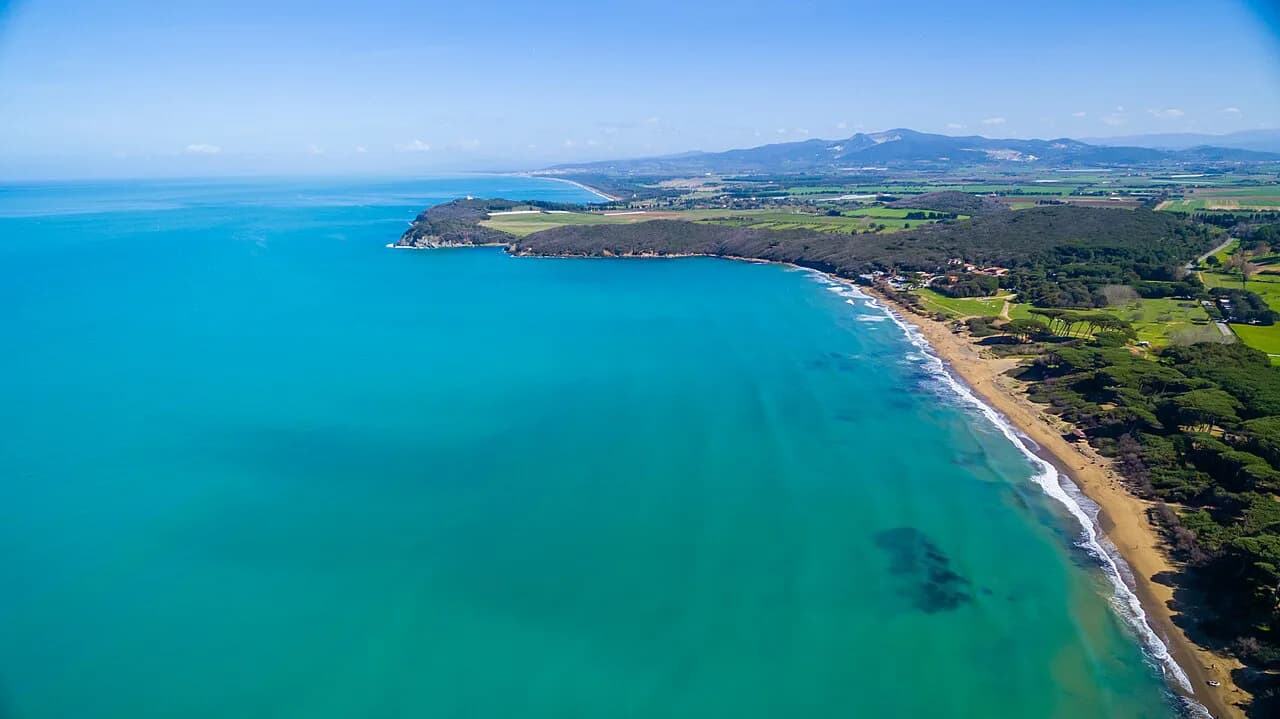 Baratti Beach, Tuscany: Red Sand, Calm Water and How to Get There