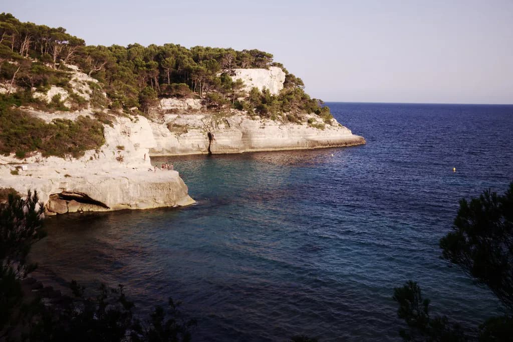 Cala Mitjana, Menorca: Beach Guide, Access and Tips