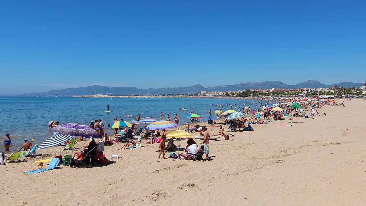 Cambrils Beaches: Which Beach to Pick in Tarragona