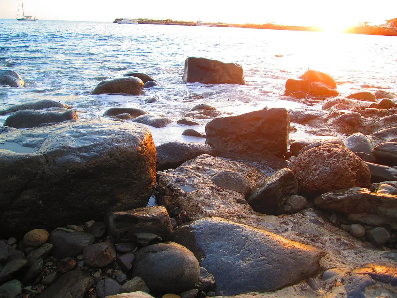 Gran Canaria Sea Temperature: Month-by-Month Swimming Guide