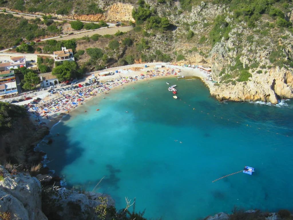 Granadella Beach Guide: Access and Snorkelling from Dénia