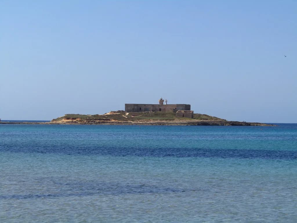 Isola delle Correnti, Sicily: Beach Guide from Noto
