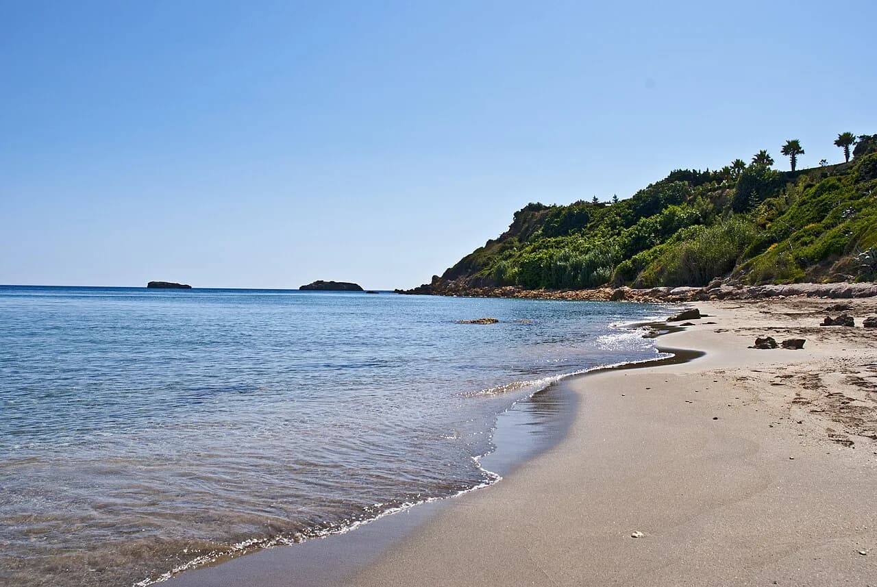 Kefalonia Sea Temperature: Month-by-Month Swim Guide