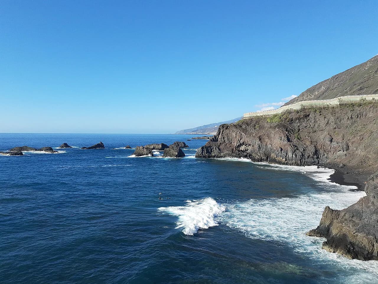 La Zamora Beach, La Palma: Black Sand, Stairs and Sunsets