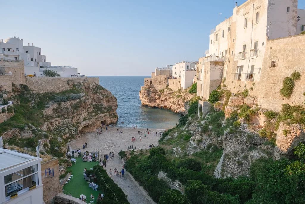Lama Monachile Beach, Polignano a Mare: A Practical Guide