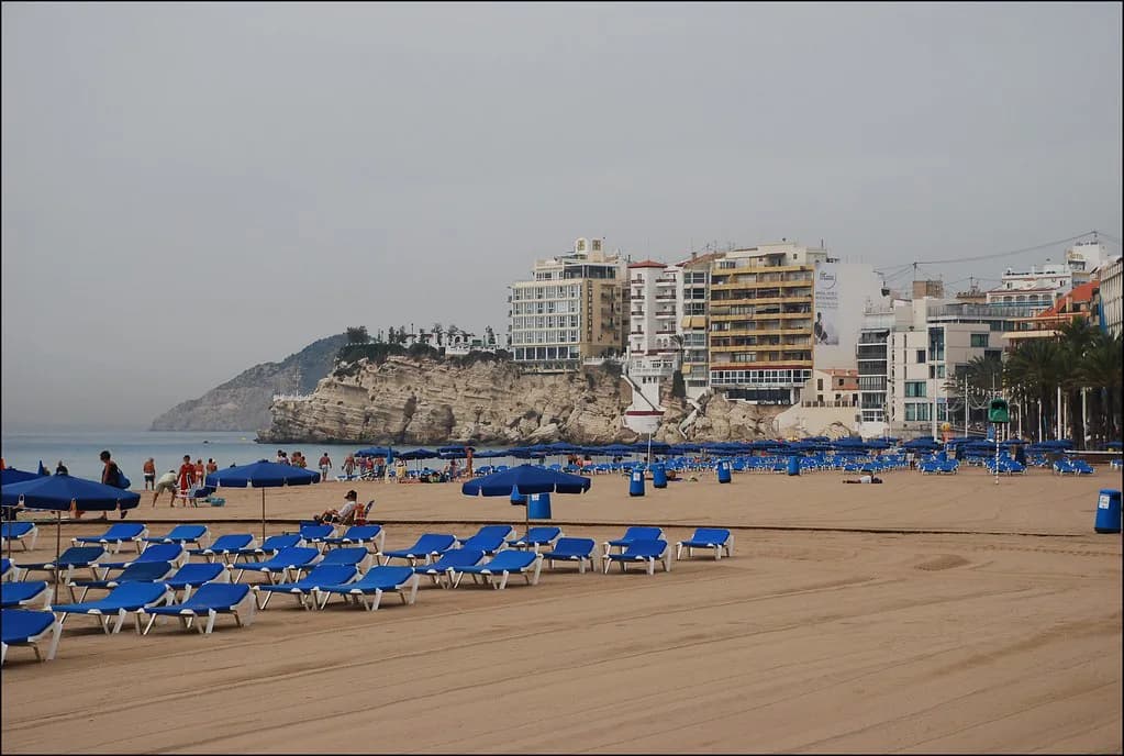 Levante Beach, Benidorm: Sand, Promenade and Getting There