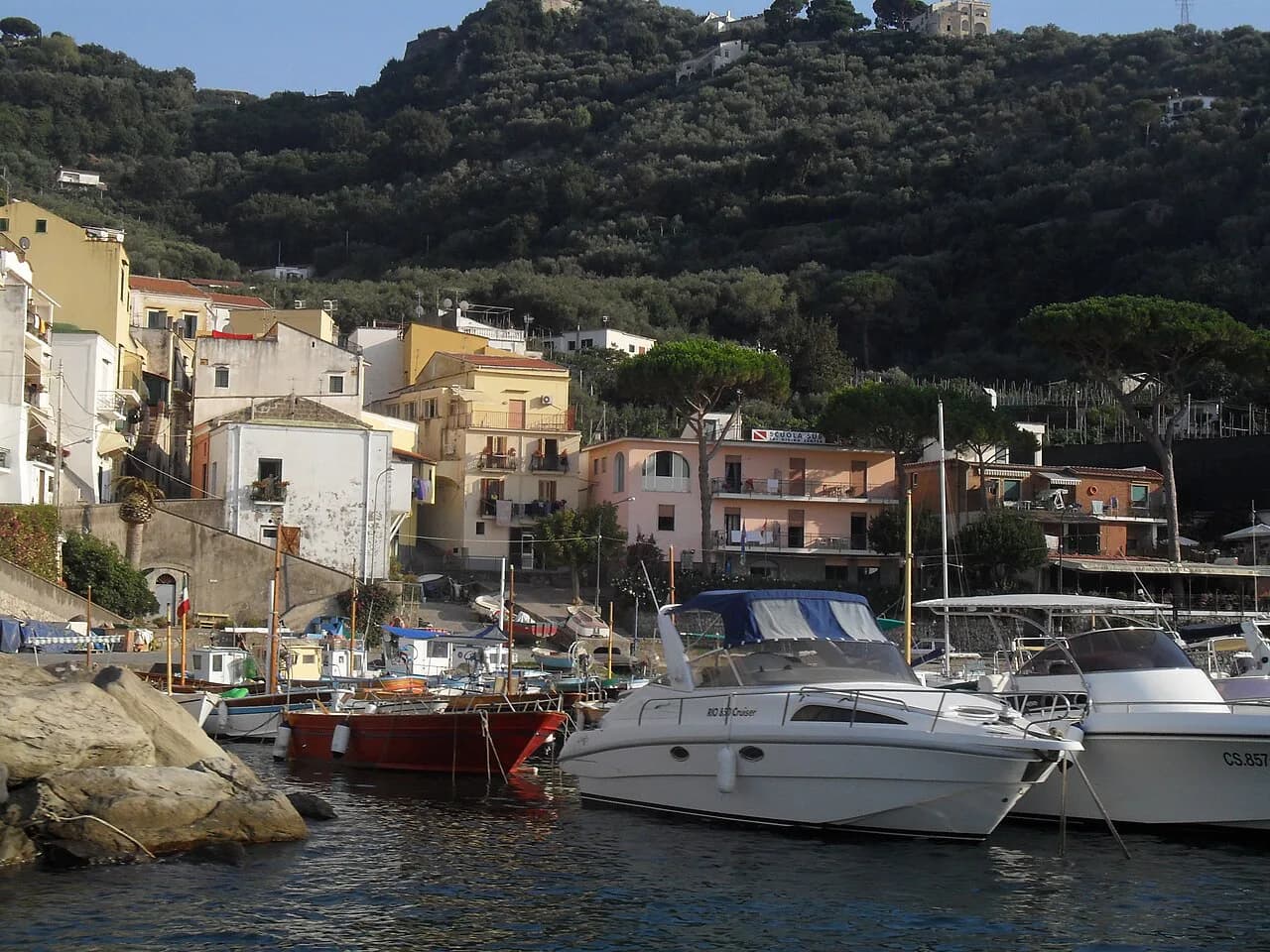 Marina della Lobra, Sorrento: A Practical Beach Guide