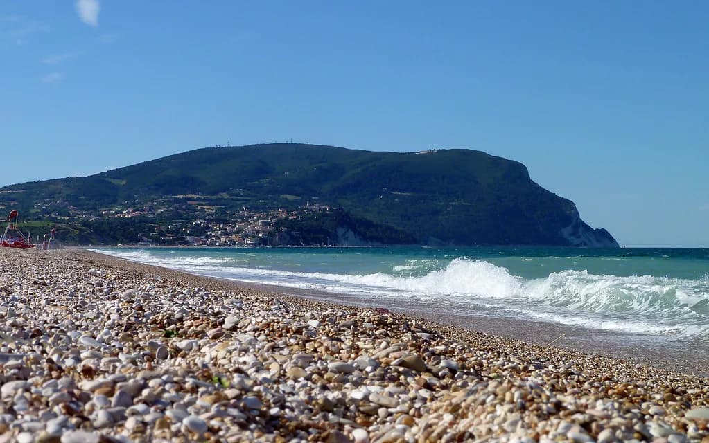 Numana Beaches: Where to Swim, Snorkel and Find Space
