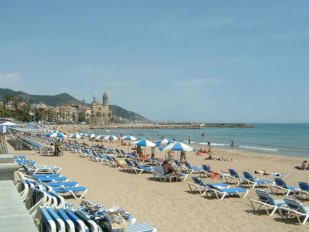 Platja de la Ribera, Sitges: Beach Guide for a Day in Town