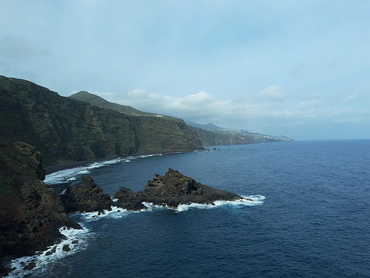 Playa de Nogales, La Palma: Wild Black-Sand Beach Guide
