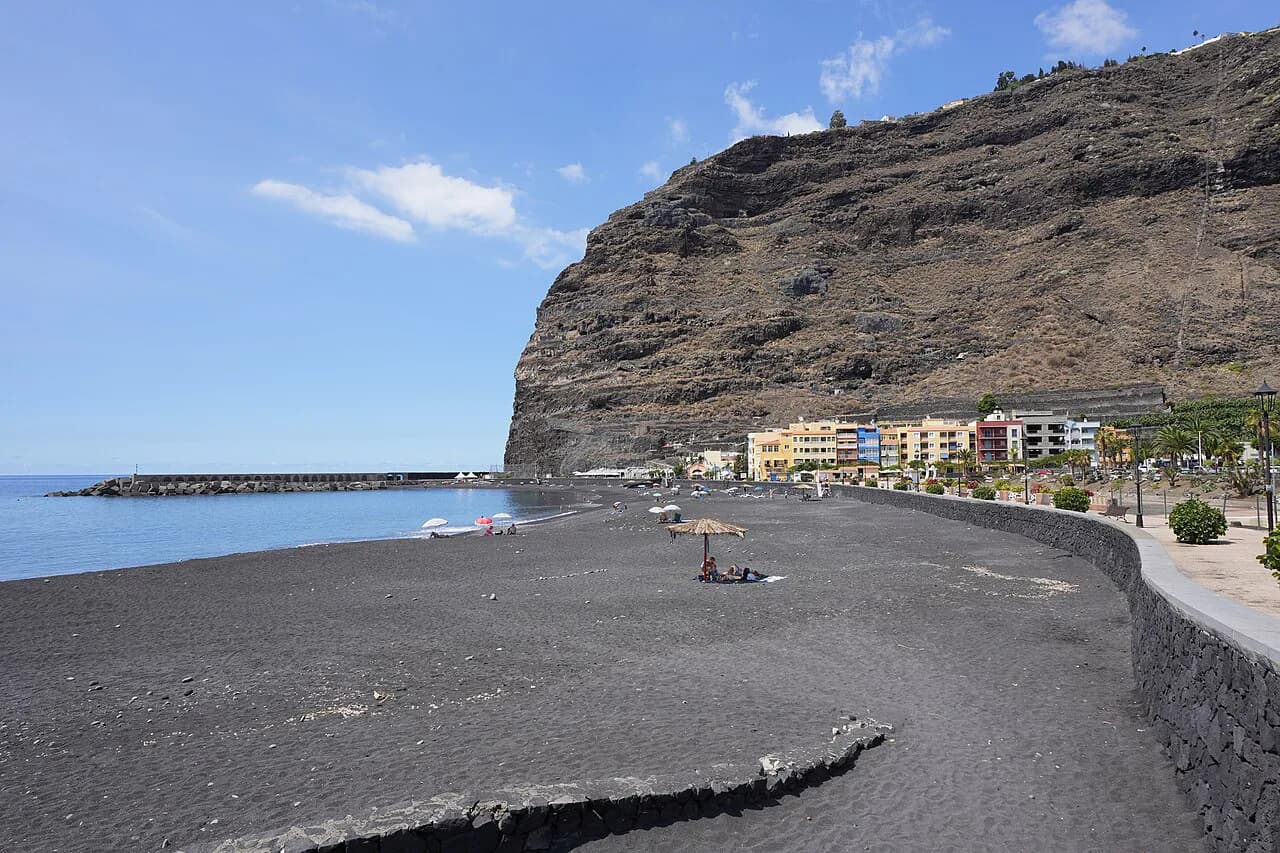 Playa de Tazacorte, La Palma: Beach or Bus? Guide