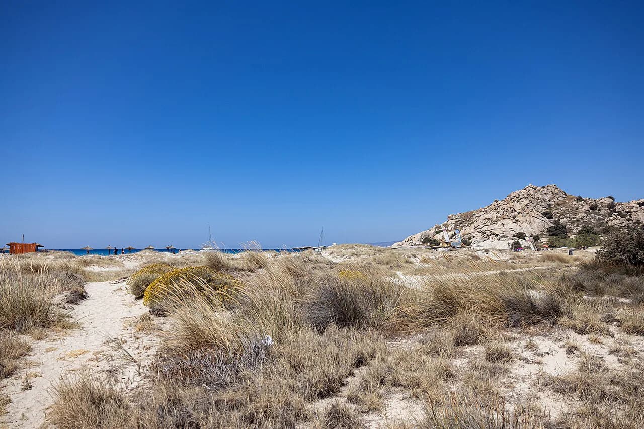 Pyrgaki Beach, Naxos: Sand Dunes, Access and Nearby Beaches