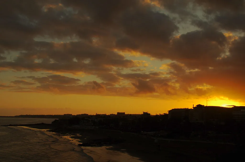 San Agustin Beach, Gran Canaria: Sand, Access and When to Go