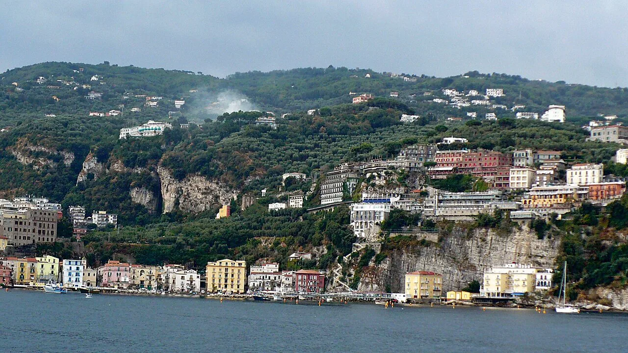 Coast of Sorrento - panoramio - Colin W