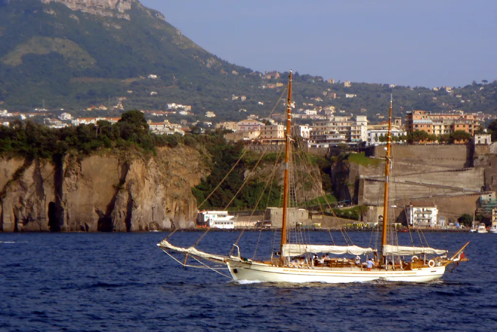 Sailing boat in front of Sorrento