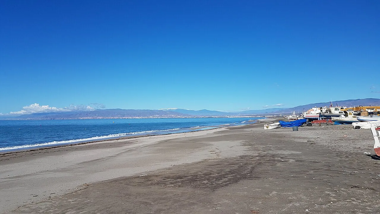 Cabo de Gata, playa frente al torreón de San Miguel, Almería