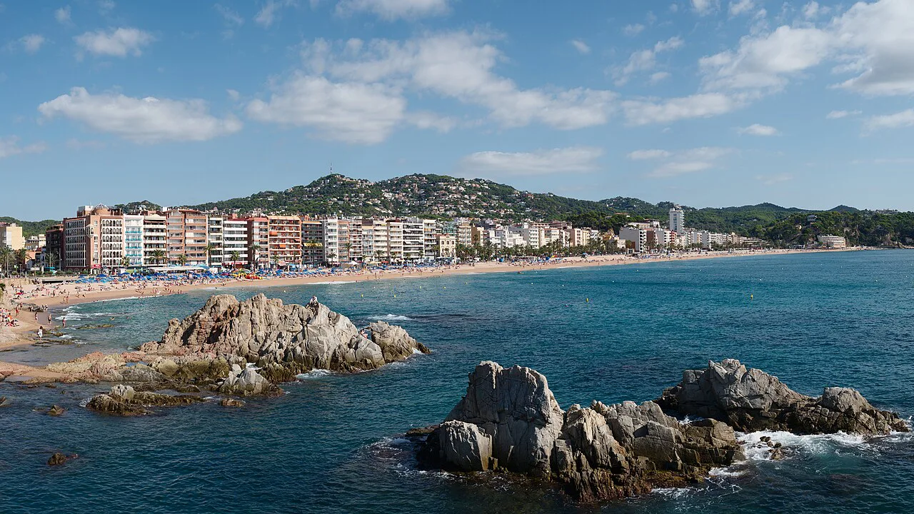 Lloret de Mar - Panorama of main beach, Girona