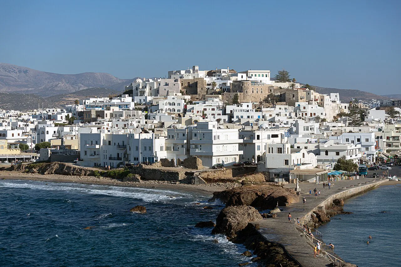 Naxos Νάξος 16 Chora Grotta and Vintzi beaches