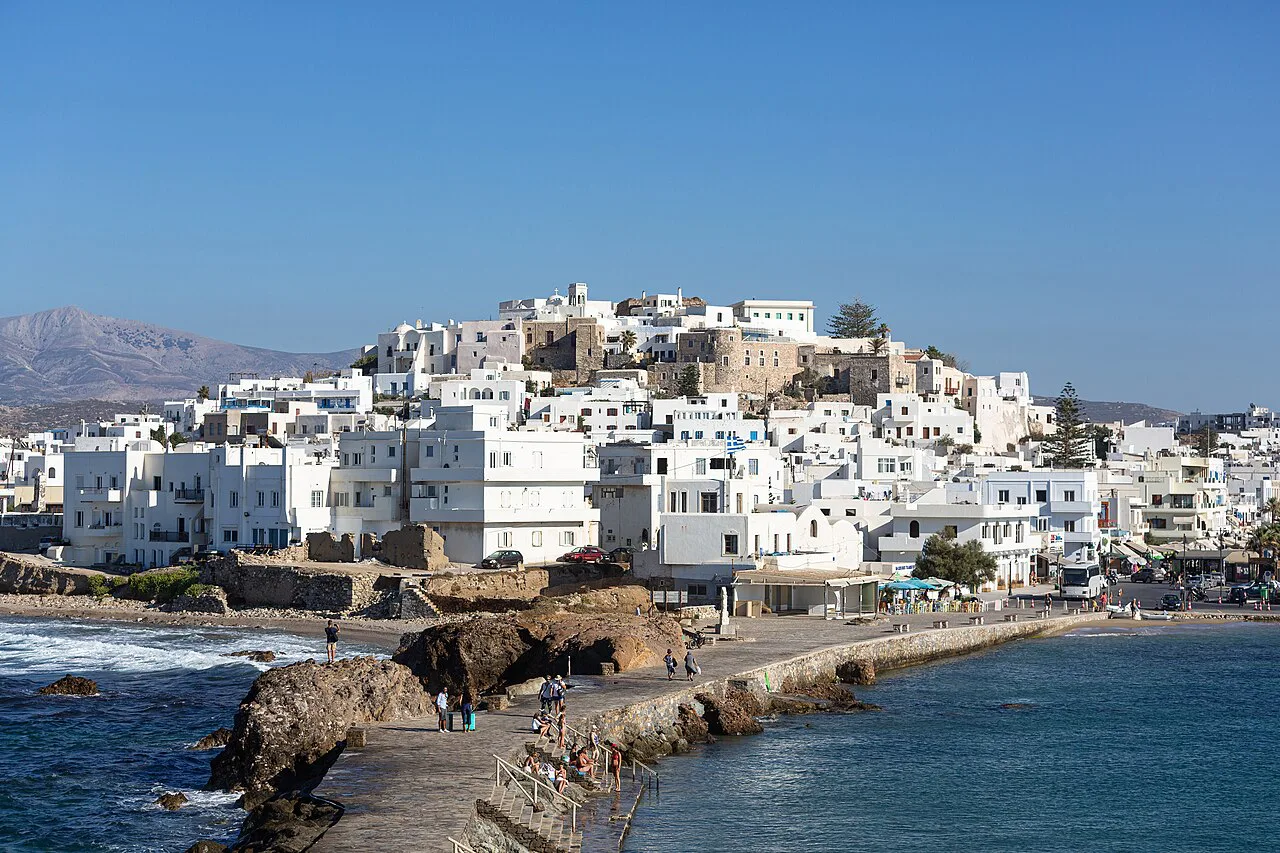 Naxos Νάξος 02 Chora Grotta and Vintzi beaches