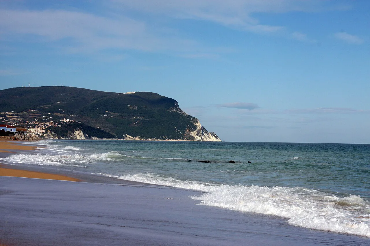 Conero, numana - panoramio, Ancona