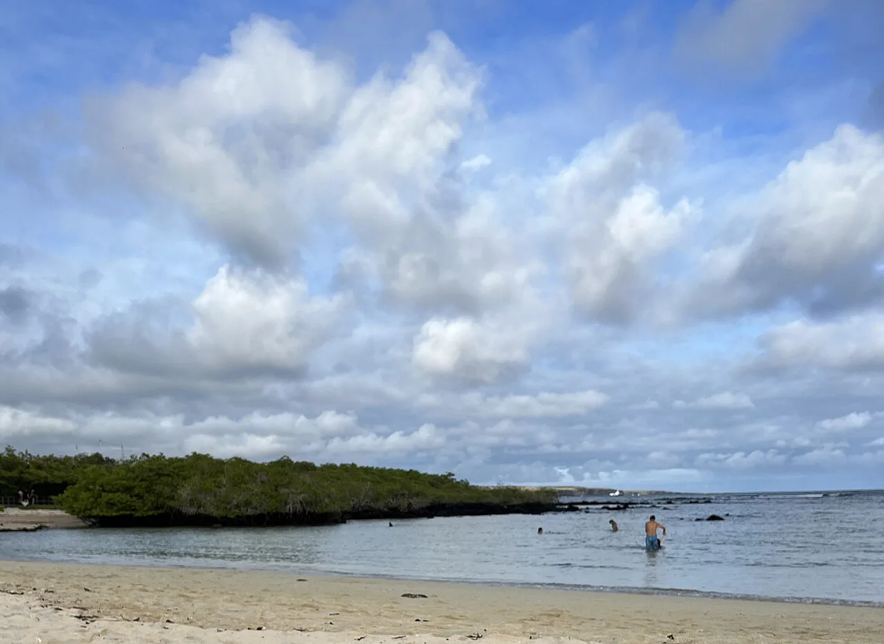 Playa de los Alemanes, Galapagos - Ecuador, (cropped), Tarifa