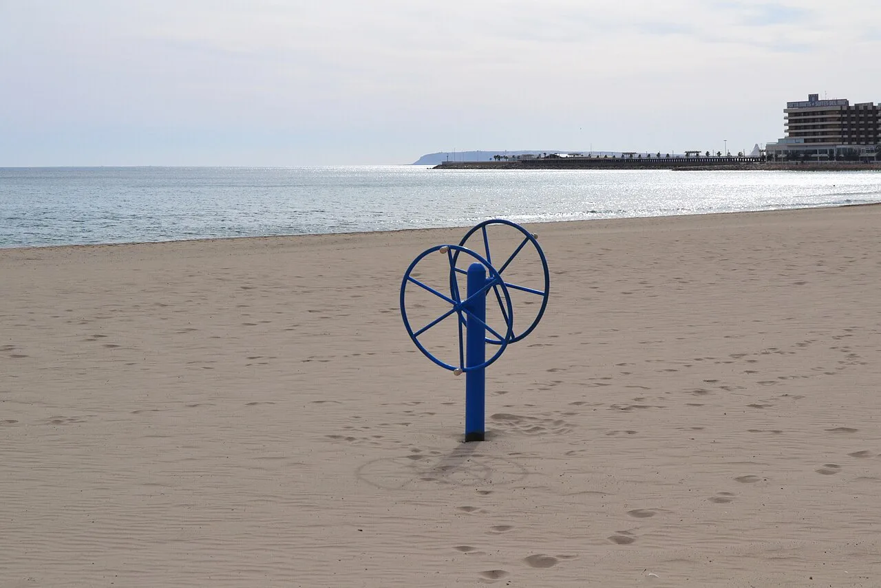 Platja del Postiguet, màquina d'exercicis, Alicante